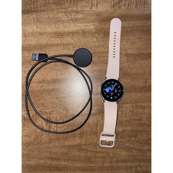 Samsung Galaxy Watch 4 40mm LTE Pink Gold Sport Band SMR865U - Picture 5 of 9